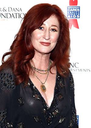 Vicki Lewis’s Net Worth, Biography, Fact, Career, Awards and Life Story