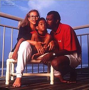 Vijay Singh: Wife, Net Worth, Tattoos, Smoking & Body Facts
