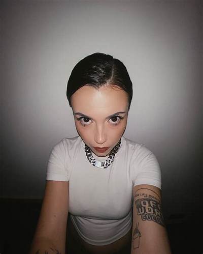 Violet Orlandi Age and Boyfriend: Meet Her on Instagram