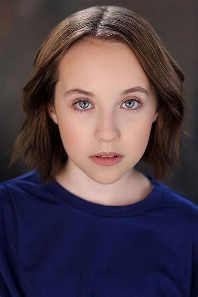 Vivien Lyra Blair Biography, Age, Birthday, Mom, Parents, Instagram, Net Worth