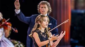 Voice of Holland Emma Kok Ouders (Parents): Mother Nathalie and Father Vico