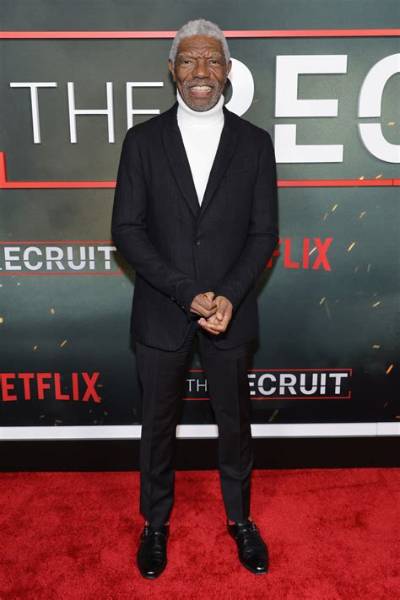 Vondie Curtis-Hall Bio, Wiki, Age, Height, Family, Wife, Movies and Net Worth.