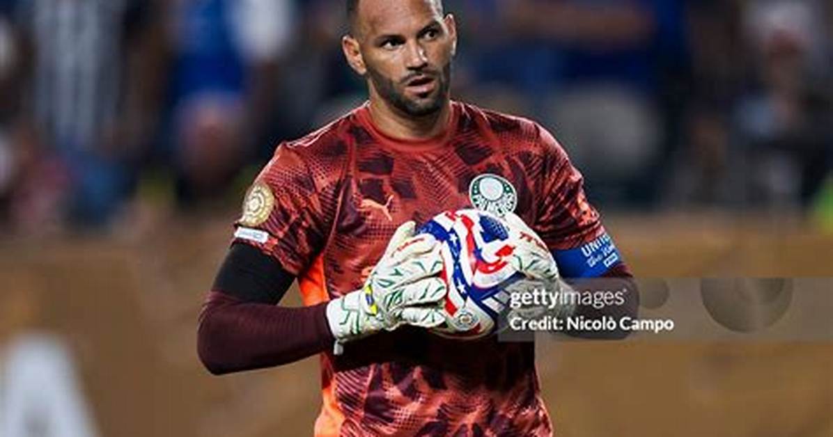 W%C3%A9Verton Pereira Da Silva S Biography Net 300. Jpg