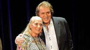 Was Engelbert Humperdinck’s Wife an Actress? What Song Did Engelbert Sing for His Wife?