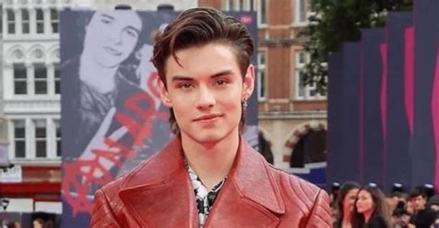 What Country Was Louis Partridge Born in? Where Does Louis Partridge Live?