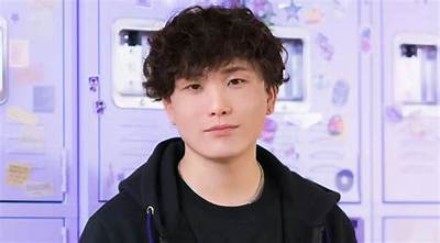 What Is Sykkuno’s Age? How Old Is the Twitch Star