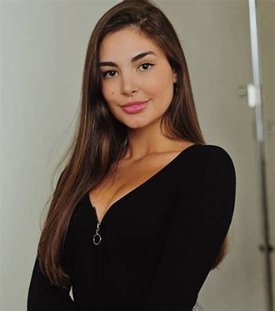 What Is the Age of Samantha Di Francesco? Meet the Superman & Lois Cast on Instagram