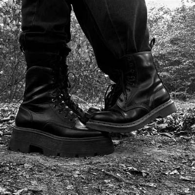 What Shoes Do Metalheads Wear