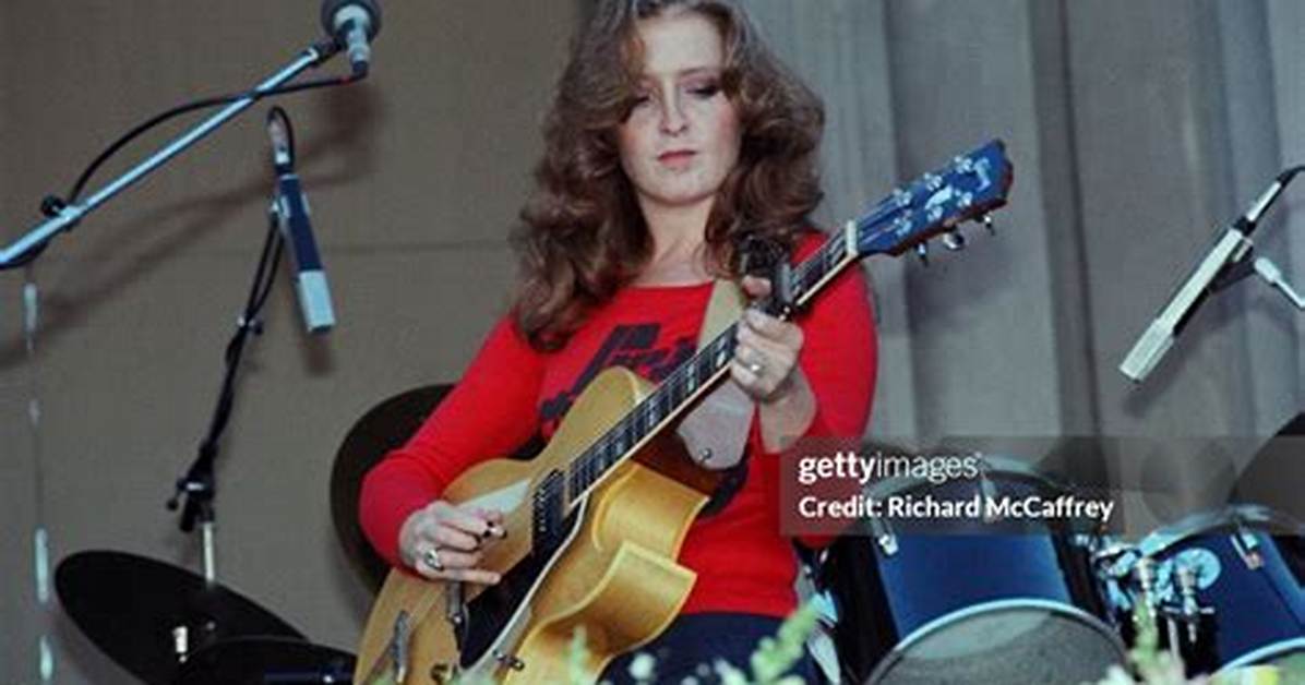 Where Does Bonnie Raitt Currently Live?
