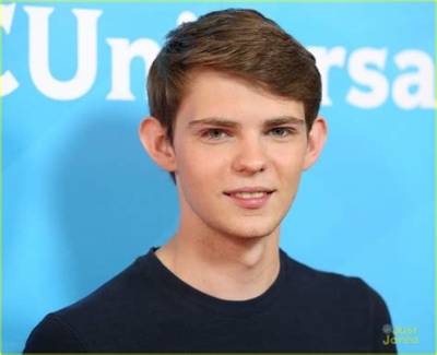 Where Is Robbie Kay Now? Net Worth and Dating – Gay or Girlfriend