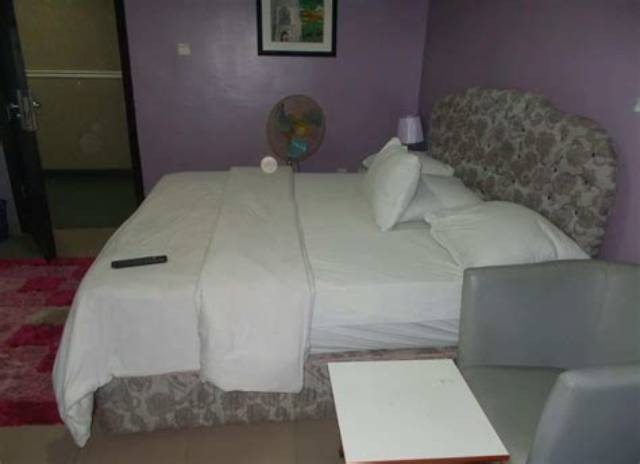 White Royal Hotel, Igando