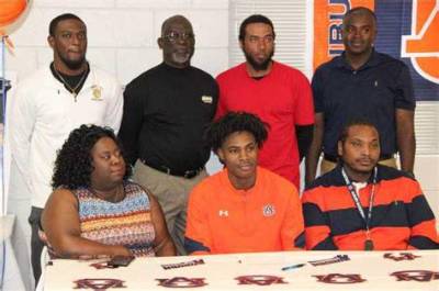 Who Are Davion Mitchell Parents? Earl Legette and Lakisha Mitchell