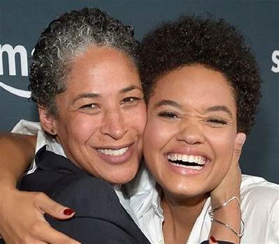 Who Are Kiersey Clemons Parents? Partner Height and Net Worth