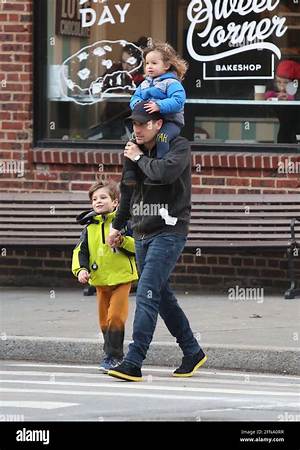 Who Are Sid Biggs & Lazlo Biggs? Photos of Jason Biggs and Jenny Mollen Children