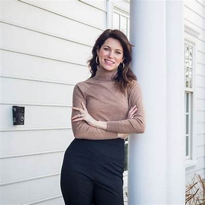 Who Did Courtney Henggeler Play in Fuller House? What Movies Has Courtney Henggeler Been in?