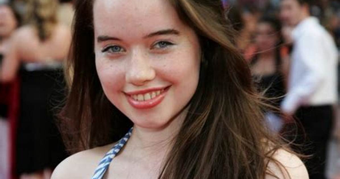 Who Is Anna Popplewell? See Net-Worth, Quote, Awards, Fact, Wiki
