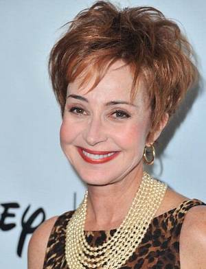 Who Is Annie Potts? Find Net Worth, Quote, Awards, Fact, Wiki