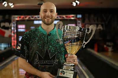 Who Is Bowler Graham Fach? Wikipedia and Age, Does He Have a Wife?