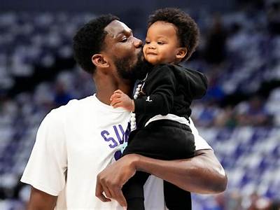 Who Is Deandre Ayton Jr? Deandre Ayton Son – More on His Wife and Parents