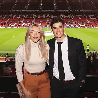 Who Is Helen Housby Partner or Boyfriend? Her Relationship Details