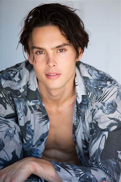 Who Is Jared Scott Married to? Meet His Wife and Son – the Lake Cast