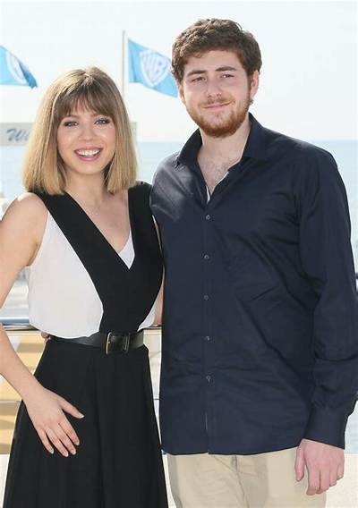 Who Is Jennette Mccurdy’s Husband? Dating History of Actress in a Frame!