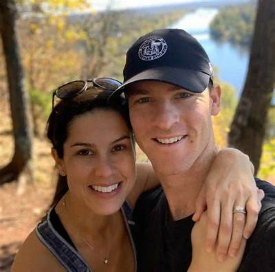 Who Is Joey Wendle’s Wife Lindsey Wendle? What Is Her Instagram Handle?