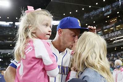 Who Is Kyle Seager’s Wife Julie Seager?