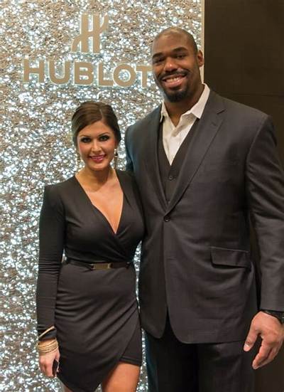 Who Is Leigh Costa? Tyron Smith Wife or Girlfriend – More on His Parents
