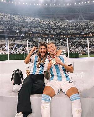 Who Is Lisandro Martinez’s Girlfriend? Meet Muri López Benítez on Instagram