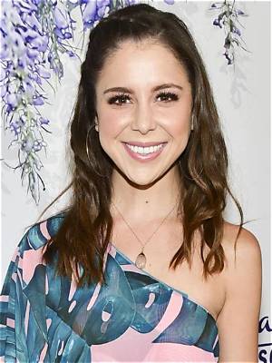 Who Is Makenzie Vega? See Net-Worth, Quote, Awards, Fact, Wiki