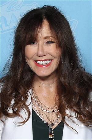 Who Is Mary Mcdonnell? See Net-Worth, Quote, Awards, Fact, Wiki