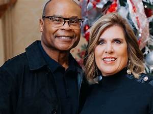 Who Is Mike Singletary’s Wife Kim Singletary?