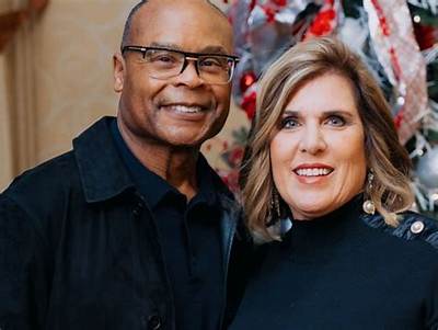 Who Is Mike Singletary’s Wife Kim Singletary?