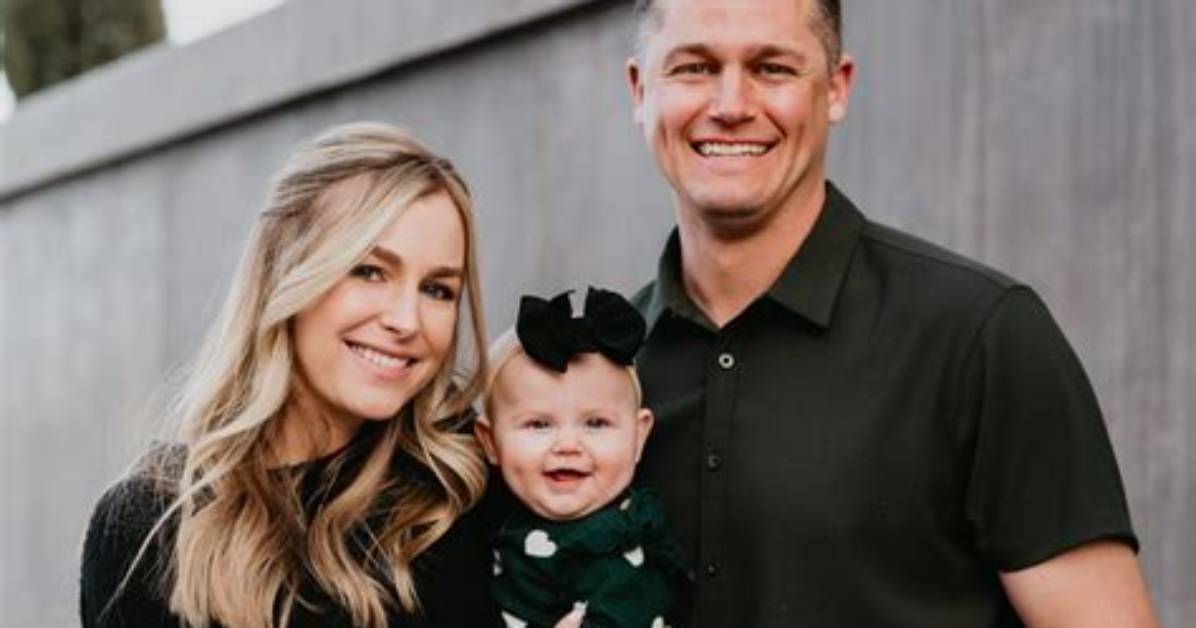 Who Is Paul Sewald Wife, Molly?