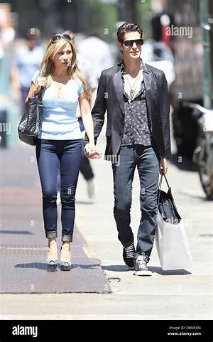 Who Is Perry Farrell’s Wife, Is He Gay and Does He Have Children?
