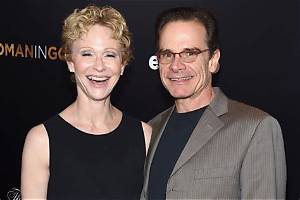 Who Is Peter Scolari Wife Tracy Shayne? Age Wiki – Children & Net Worth