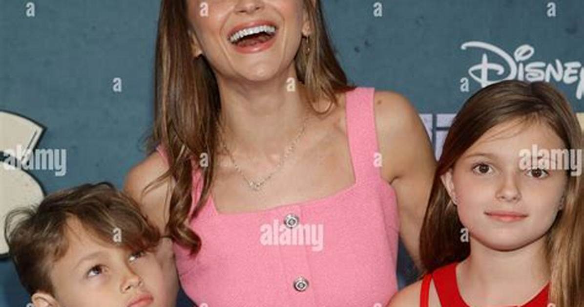 Who Is Theodore Vigo Sullivan Gillies? All About Rachael Leigh Cook’s Son