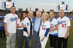 Who Is Vin Scully’s Daughter, Cat Scully? Everything to Know About the American Sports Commentator