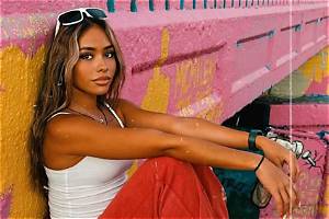 Who Is Ximena Saenz? Photos and Videos Go Viral on Twitter & Reddit