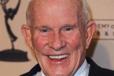 Who Was Tom Smothers? One Half of the Smothers Brothers Dead at 86