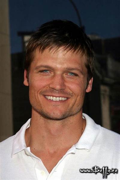 Why Did Bailey Chase Leave ‘Longmire’? Family, Height, Net Worth