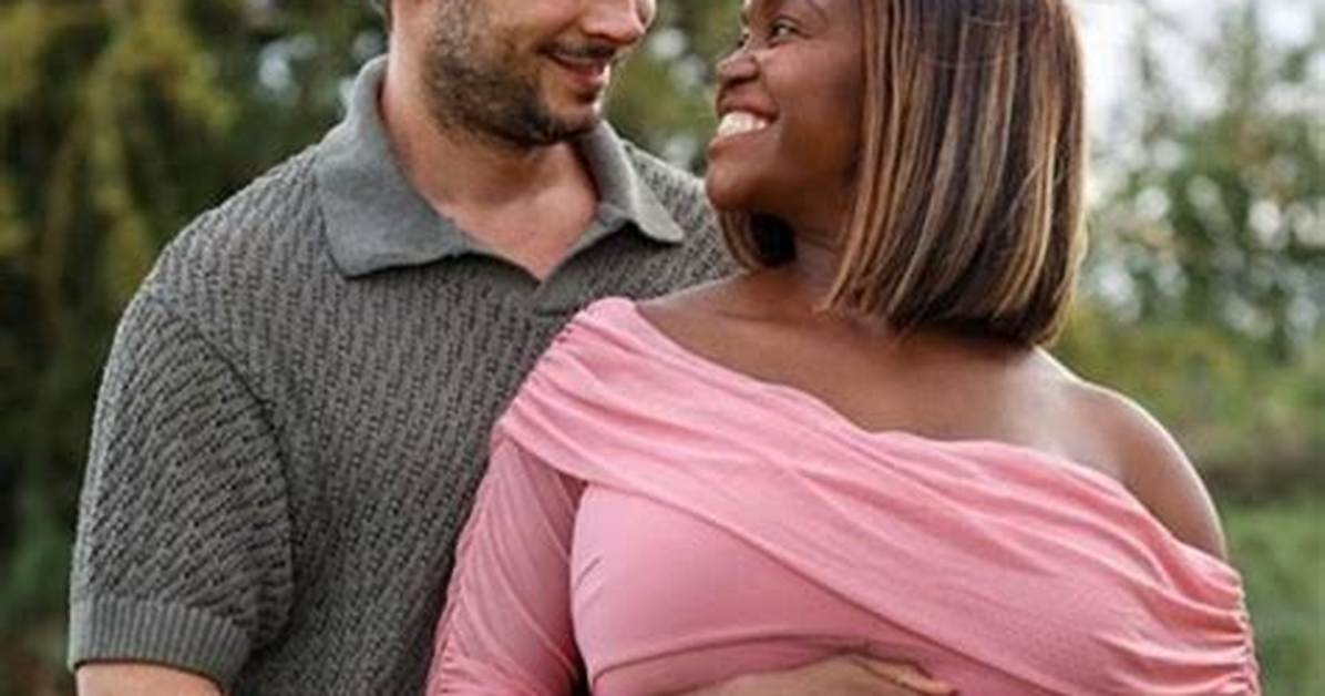 Why Fans Think Kelly Evans Is Pregnant Again! Confusion Explained