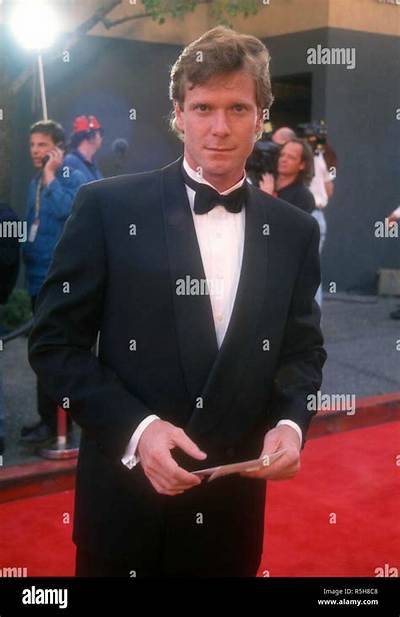 William R. Moses Bio-Wiki, Age, Wife, Net Worth, Family, Siblings, Movies and Tv Shows