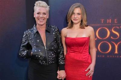 Willow Sage Hart Birthday, Age (Pink Daughter) Father Carey Hart, Wiki, School, Siblings