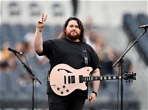 Wolfgang Van Halen Age: How Old Is Valerie Bertinelli Son?