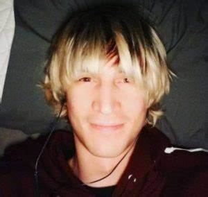 XQc (Twitch Star) Wiki, Bio, Height, Weight, Affair, Dating, Net Worth, Girlfriend, Career, Family, Facts