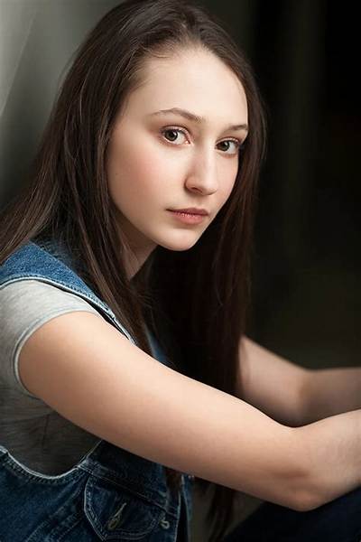 Yael Yurman Age: How Old Is Firefly Lane Actress?