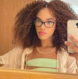 Yasmin Finney Bio, Net Worth, Age, Family, Facts, Wiki, Heartstopper