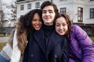 Young Royals: How Old Is Nikita Uggla? Meet the Actress on Instagram
